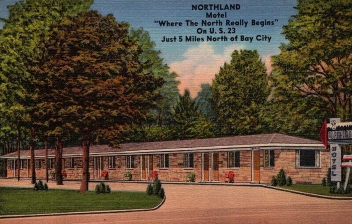 Northland Motel - Old Postcard Photo